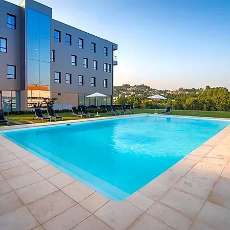 Lam Hotel