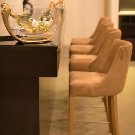 Lam Hotel